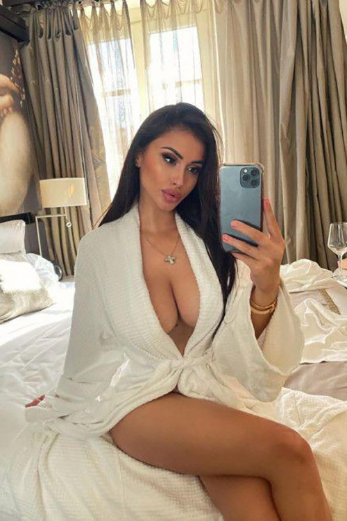 Ibiza tops - Escorts - MIA